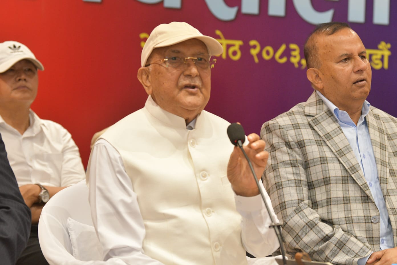 अहिलेको अराजकतन्त्र पनि धेरै समय नटिक्ने ओलीले गरे ठोकुवा 