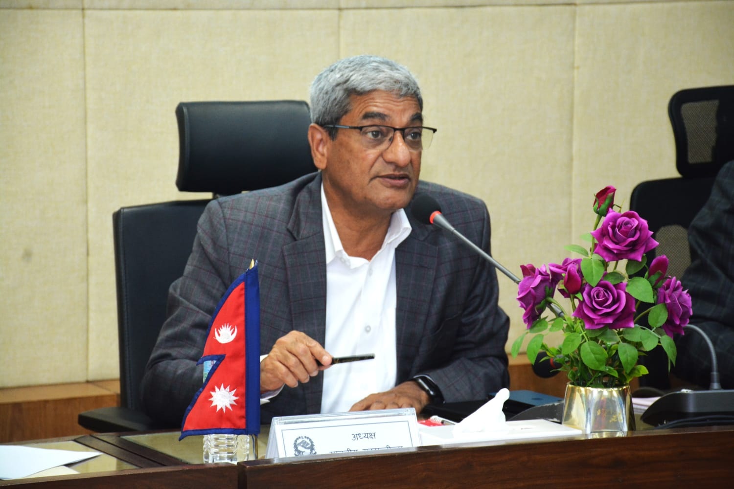 निजामती विधेयक संसदमा पेस गर्ने तिथिमिति गृहमन्त्रीले कहिलेलाई जुराए ?