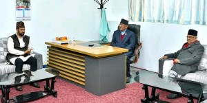 प्रचण्ड, ओली र रवि तीनतिर बसेर साउती मार्न थाले