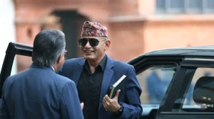 ओलीले मुख्यसचिवमा छिर्के हानेपछि जागिरै छोडेकाले रास्वपाका सांसद पढाउने