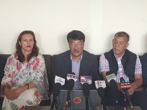 देउवाको गर्धनमा एक दर्जन टाँका, रिंगटा र वान्ताको समस्या