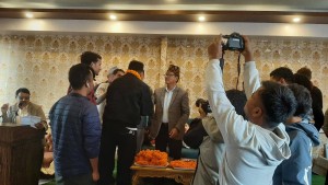 ठुले एकादशीको छेको पारेर एघार जना युवाले रोजे राप्रपा, राजेन्द्रले भित्र्याए