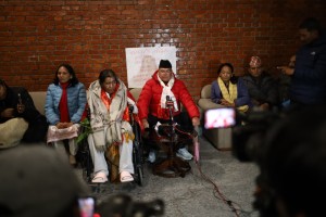 जेनजी आन्दोलनमा जलाईएकी झलनाथ पत्नी उपचारपछि स्वदेश फर्किईन्