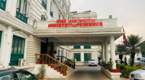 बजेटमा कर्मचारीकाे तलब नबढ्ने विषयमा अर्थ मन्त्रालयले खोल्यो मुख