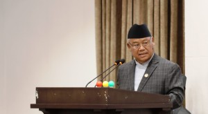 वालेन्द्रले मस्तिस्कमा उत्तर कोरिया बोकेर हिडेको भन्दै कांग्रेस दलका नेता भीष्मराज कुर्लिए 