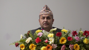 मन्त्रालय गाभिएपछि फ्याँकिएका विद्यावारिधि सचिव वालेनलाई खोस्टो बुझाएर हिंडे घर
