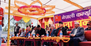 ओलीले निम्तो दिएका प्रचण्डले सुर्खेर पुगेर तिनै ओलीलाई सुर्किए पाखुरा 