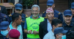 राज्यले आरोप लगाएजस्तो संगठित र राज्यविरुद्धको अपराध नगरेको रवीन्द्र मिश्रको दाबी