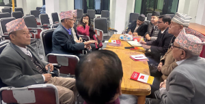 प्रचण्ड र माधव नेपालको बुई चड्न अशोक राई तम्तयार 