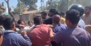 कांग्रेसलाई रास्वपाले आमाचकारी गाली गरेपछि सुनसरीमा दोहोरो हानाहान 