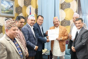 निर्वाचन प्रचारमा राष्ट्रिय झण्डाको प्रयोग भएपछि कांग्रेस रिसले चुर, आयोग पुग्यो