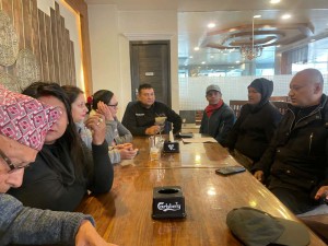 रवीन्द्र मिश्रले चलाएको हल्लाको खेतीमा राप्रपाले खन्यायो तातोपानी