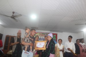 अन्तरजातीय विवाह गरेका २५ जोडीलाई प्रतिजोडी ३ हजार ५०० नगदै थमाईयो