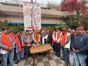 कांग्रेस सभापति गगनलाई काँध थाप्नेको सर्लाहीमा लर्को, को-को भित्रिए ?