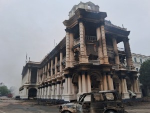 सिंहदरबार जलाउने ३६ वर्षीय महेन्द्र गौतमलाई पाँच दिन थुन्न अदालतको अनुमति