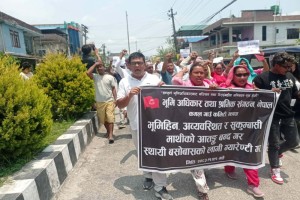 प्रधानमन्त्री वालेन्द्रलाई मतदान गरेका सुकुम्वासी आन्दोलनमा उत्रिए