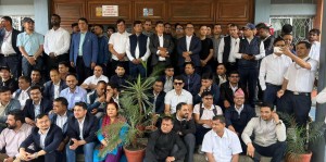 सामान्य प्रशासन मन्त्रालय अगाडि कर्मचारीले किन कसे पलेंटी ? विधेयकमा देखाए खोट