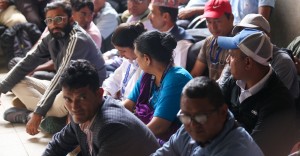 दुई वर्षअघिको निर्णय कार्यान्वयनको माग गर्दै ज्यालादारी कर्मचारीले दिए धर्ना