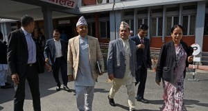 मुख्यसचिव र सचिवको टाउको दुखाई ‘बिसेक’ पार्न कांग्रेसको आग्रह, कर्मचारी बोक्यो