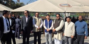 होटलमा मुख्यमन्त्रीको सपथ, मधेश प्रदेशका ७४ जना सांसद सर्वोच्च अदालत पुगे