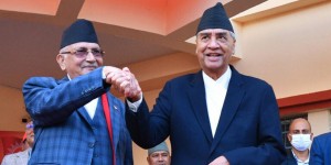 ओली सरकार ढल्न मात्र बाँकी, ओलीले टेको हाल्छन् कि देउवालाई गाल्छन् ?