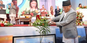 हिमालमा हिउँ कम पर्न थालेपछि प्रचण्डले हाले विरुवामा पानी