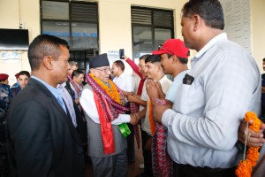 प्रचण्डले मध्यपहाडी लोकमार्ग नाप्ने, बैतडीको पाटनबाट चाले खुट्टा