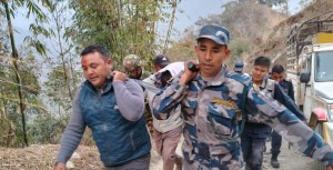 निर्वाचन सामग्री बोकेको गाडी दुर्घटनामा निर्वाचन अधिकृत सहित दुईको मृत्यु