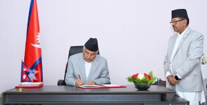 वालेन्द्र सरकारले किस्ताबन्दीमा पठाएका आठै अध्यादेश राष्ट्रपतिले किस्तामै गरिदिए जारी