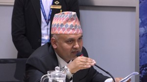पेट्रोलियम पदार्थको मूल्य घटाउन नसक्ने कुरा सचिवले सांसदलाई यसरी सुनाए 