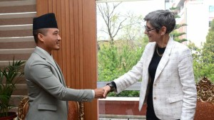 स्वीस बैंकमा नेपालीको पैसा खोज्न स्विट्जरल्यान्डकी राजदूतसँग गृहमन्त्रीको हारगुहार