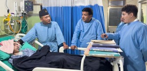 ‘जेनजी’ आन्दोलनका घाईते भेट्न गृहमन्त्री गुरुङ केएमसीमा झुल्किए