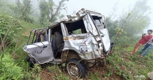 पाँचथरको तमोर नदी नजिकै गाडी दुर्घटनामा, प्रहरी घटनास्थल पुग्यो