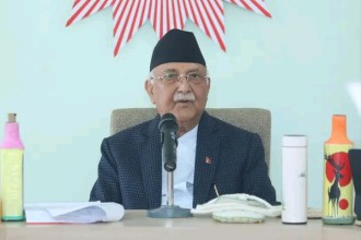 च्यासलमा एमाले बैठक,बबरमहलमा माधब नेपालको छिनोफानो