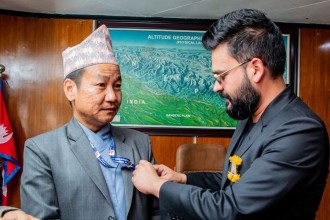 प्रधानमन्त्रीबाट राजीनामा दिएर राजमार्ग खाली गर्न बालेनलाई हर्कको आग्रह