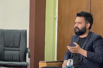 काठमाडौँका सिडिओका भाईलाई बालेनले फ्याँके, गगनका वडाध्यक्षलाई काखीमै च्यापे