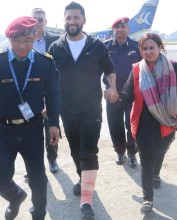 काठमाण्डौंमा खुट्टा बाँधेर रवि चितवनमा भए प्रकट, मन्दिरमा स्वस्तिशान्ती