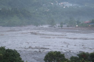 भोटेकोसीमा नदीको बहाव बढ्यो, सतर्कता अपनाउन अनुरोध