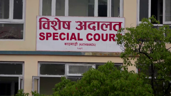माधव नेपाल थुनामा जानुपर्ने डरले बहस गर्ने वकिलको संख्या घटाइयो