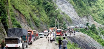 लगातारको वर्षपछि धादिङको जवाङ खोलामा पहिरो, के छ अवस्था ?