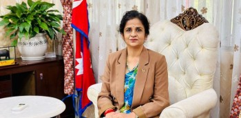 कर्मचारीलाई धारे हात लगाउने र उद्योगीको पाता कस्ने मन्त्री आफैं यसरी थान्को लागिन् 