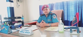 सुत्ने बेलामा ‘आई लभ यु बुढी’ भन्न लगाउने पुलिसका हाकिम आफैं फन्दामा परे