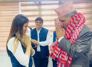 तीजको दर खुवाएर काठमाडौँका निवर्तमान सिडिओ तिवारी सिंहदरबार छिरे 