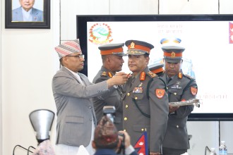 आइजीपी नियुक्त भएको सात दिनपछि नारायणको कुममा लगाईयो फूली 