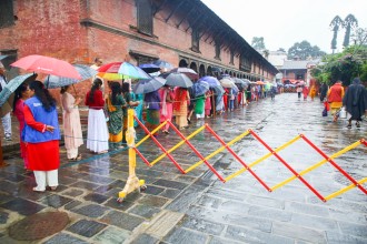 साउनको तेस्रो सोमबार आज पशुपतिनाथमा भक्तजनको घुँईचो 