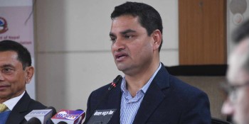 थाइल्याण्डबाट फर्किएका स्वास्थ्यमन्त्री पौडेल आफैँ परे थला