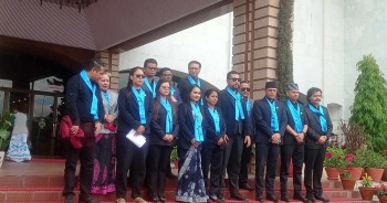 कालो लुगा र निलो रिबन, संसदमा रास्वपाको नाराबाजी दिनका दिन 
