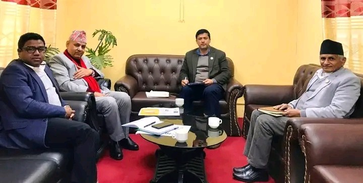 सत्ताधारी र विपक्षी दलका प्रमुख सचेतक एमाले दलमा किन भए भेला ?