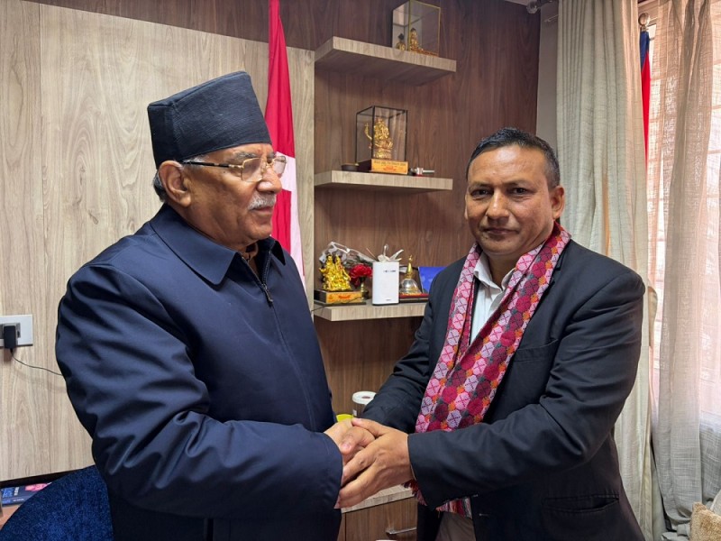 लण्डनमा पढाउन छोडेर पछि लागेका परियारलाई हर्कले हिर्काए, प्रचण्डले बर्को ओढाए