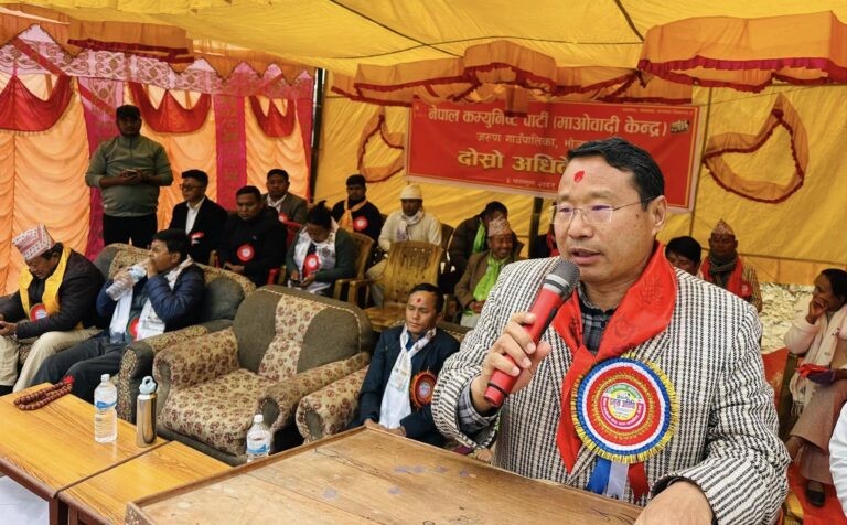 प्रधानमन्त्री ओली संसद भंग गर्ने अवसर पर्खेर बसेको वर्षमानको आरोप